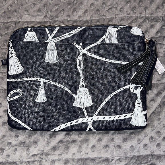 Chico’s blue white tassel print tech bag cosmetic pouch navy blue zip close NWT - Picture 2 of 11
